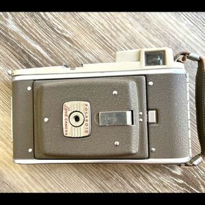 Polaroid vintage land camera Model 80A highlander